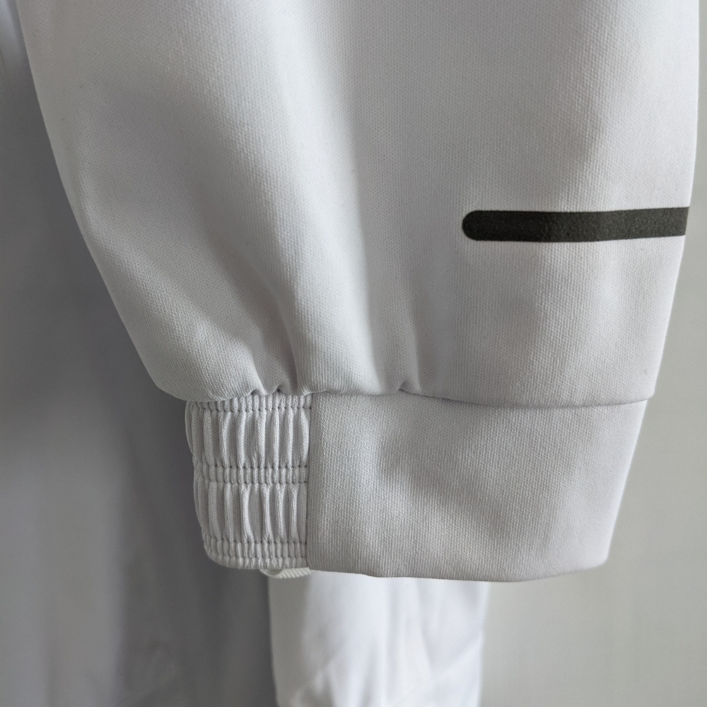Nwt Asics | Accelerate Jacket In Brilliant White - Picture 11 of 15